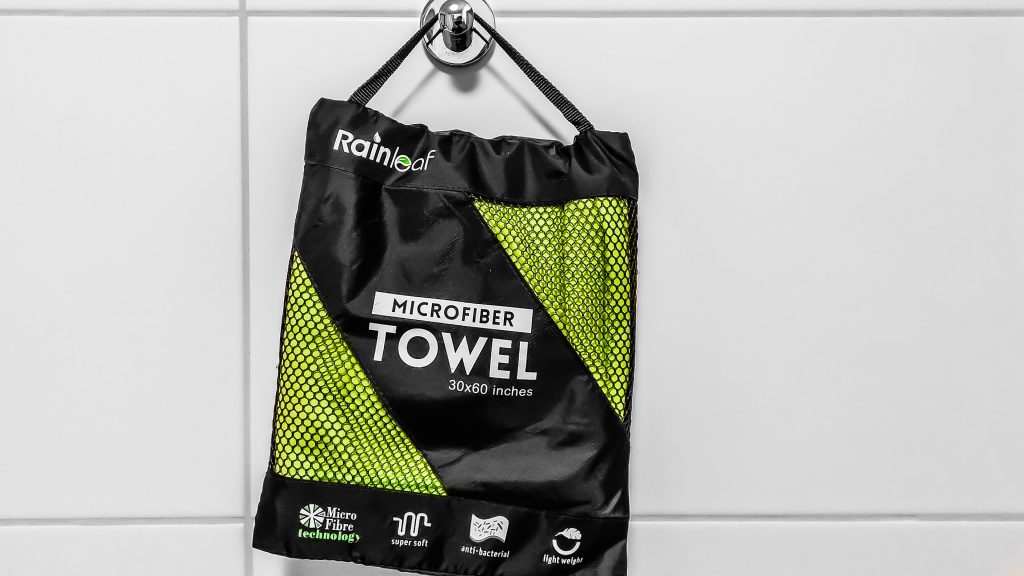 Rainleaf microfiber travel towel