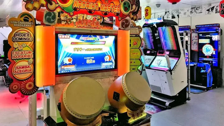 Modern arcade games at the National Video Game Museum in Holland