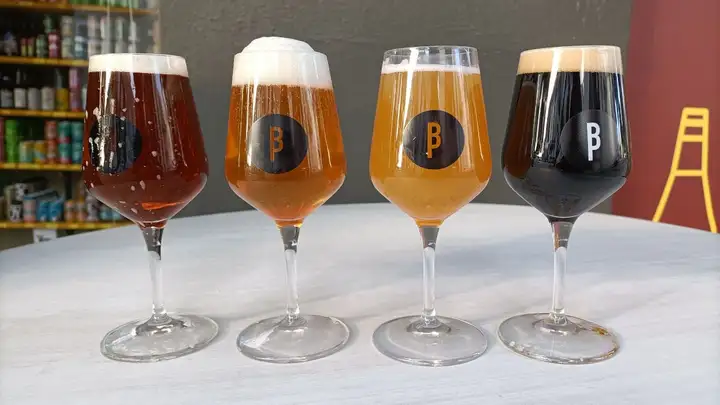 Craft beer tasting at Beer Head
