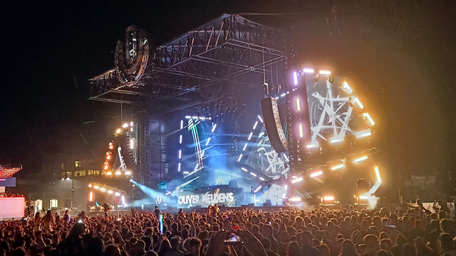 Ultra New Zealand 2026's main stage: Oliver Heldens is spinning