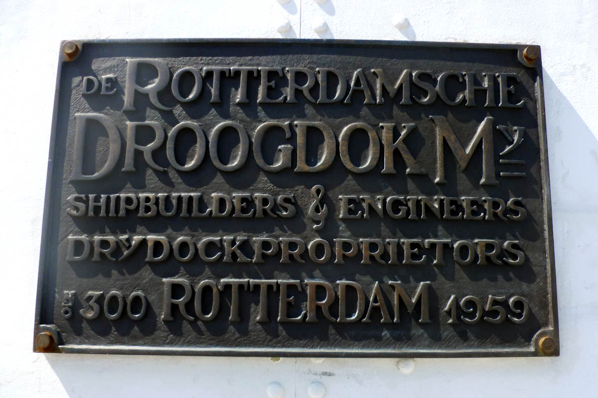 Rotterdam ship building history on a plaque with words: Rotterdamse DroogdokM ship builders & engineers (1959)