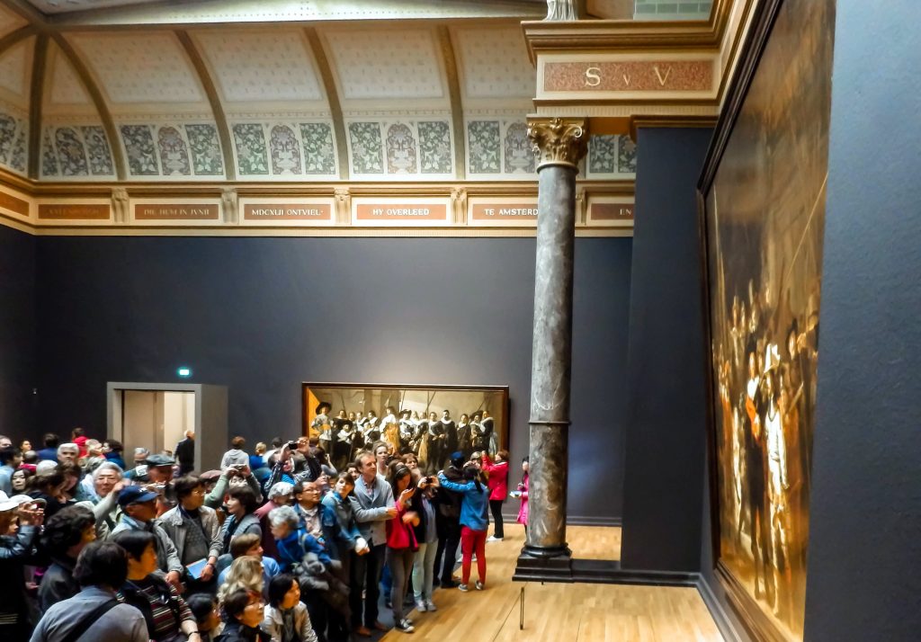 Everyone wants to see the Nachtwacht at Rijksmuseum