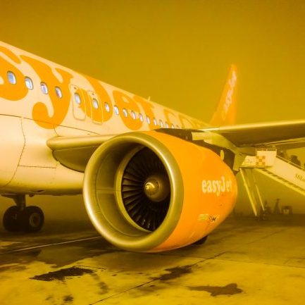 easyJet discount airline boarding